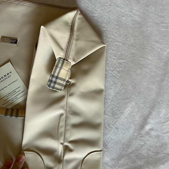 New Burberry Overnight Bag / Tote - Picture 4 of 10